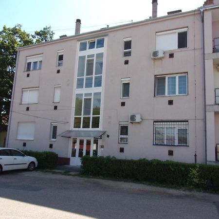 Appartement Matilda Apartman à Hajdúszoboszló Extérieur photo