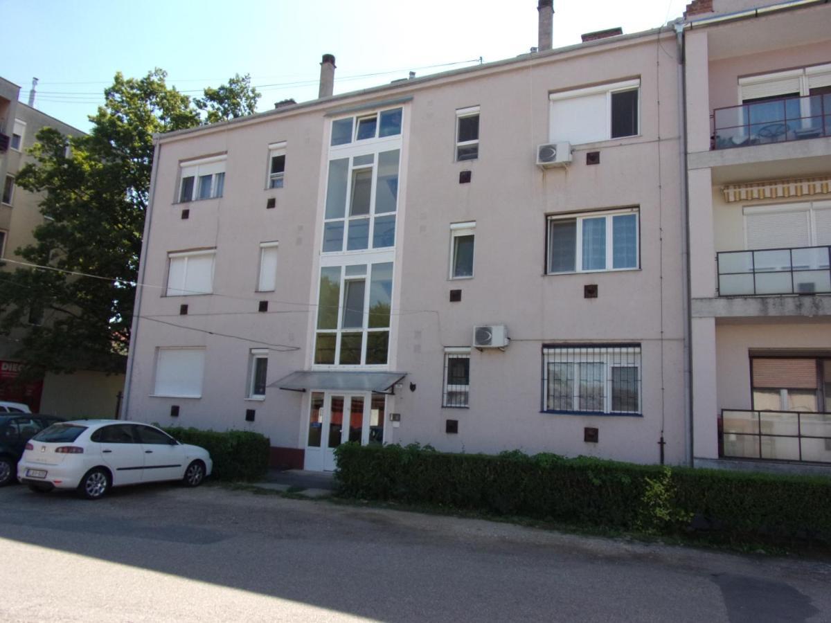 Appartement Matilda Apartman à Hajdúszoboszló Extérieur photo
