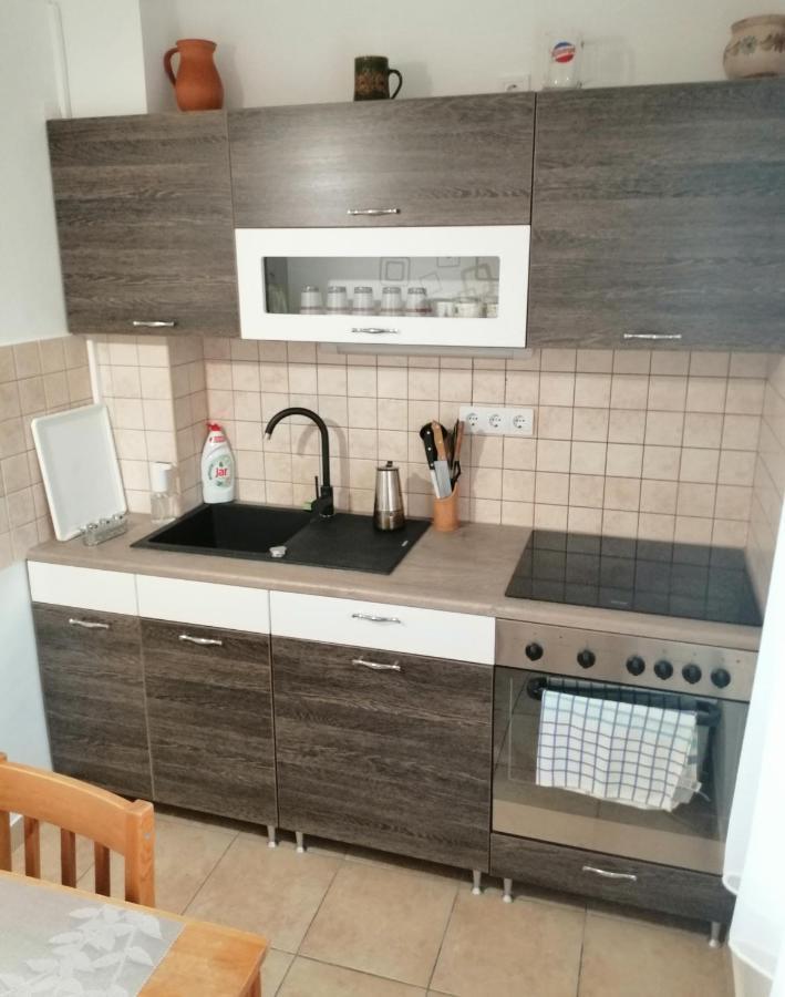 Appartement Matilda Apartman à Hajdúszoboszló Extérieur photo